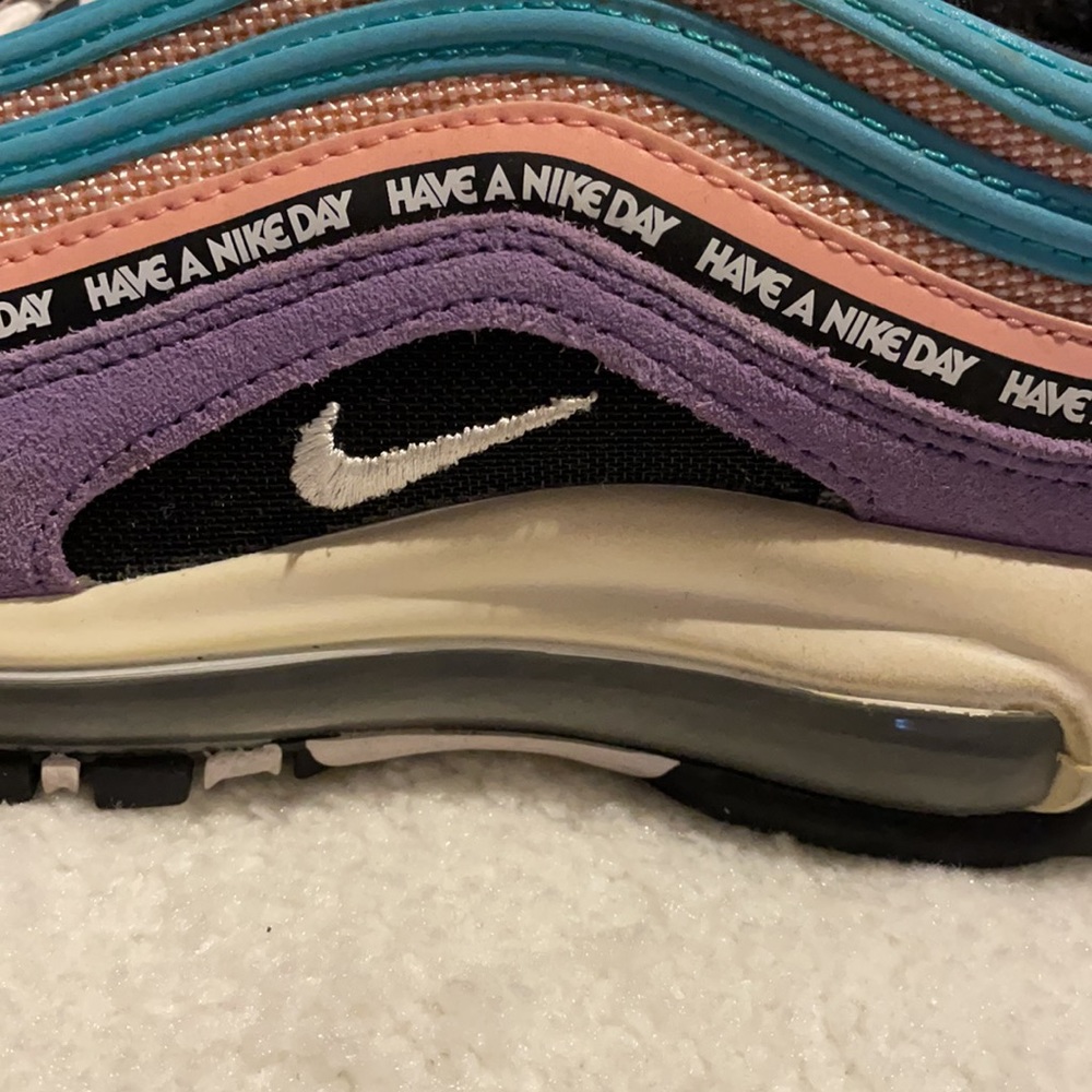 Nikes - Picture 5 of 6